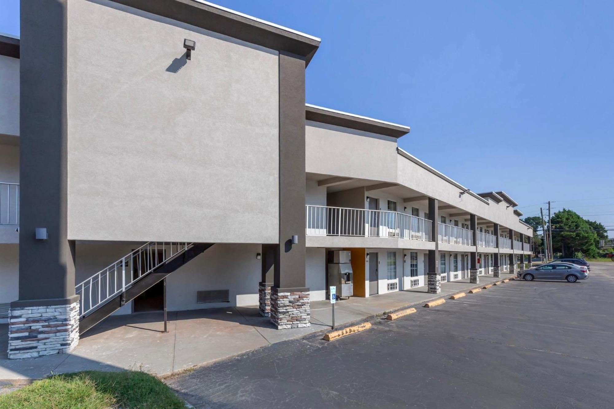 Red Roof Inn Dunn Bagian luar foto