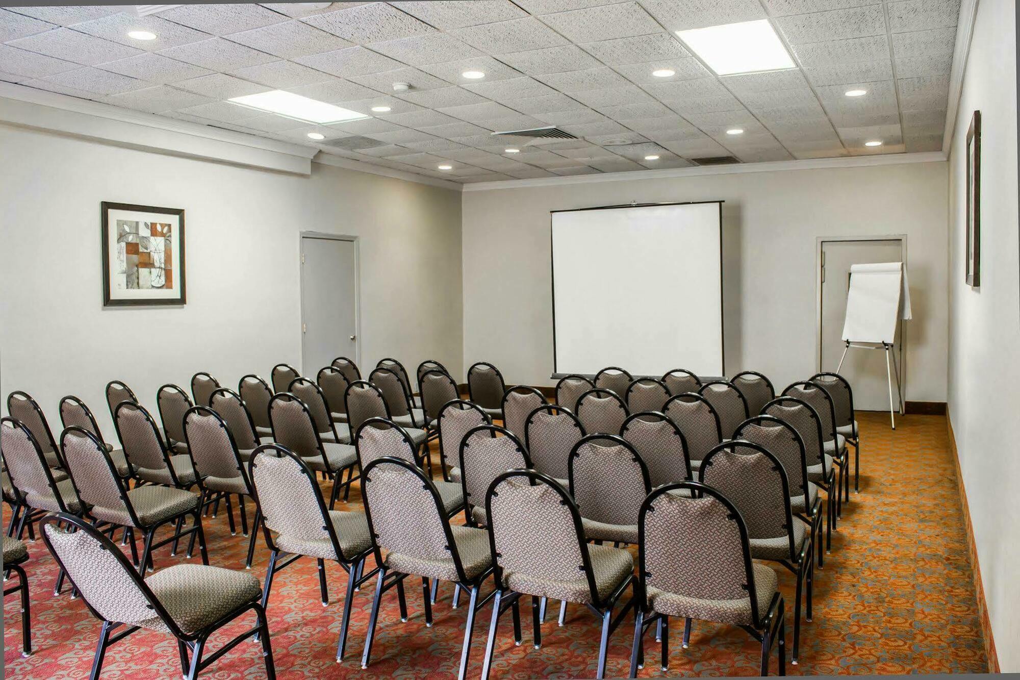 Red Roof Inn Dunn Bagian luar foto